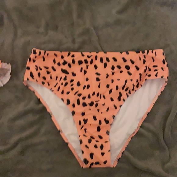 Bathing suit - Picture 3 of 3